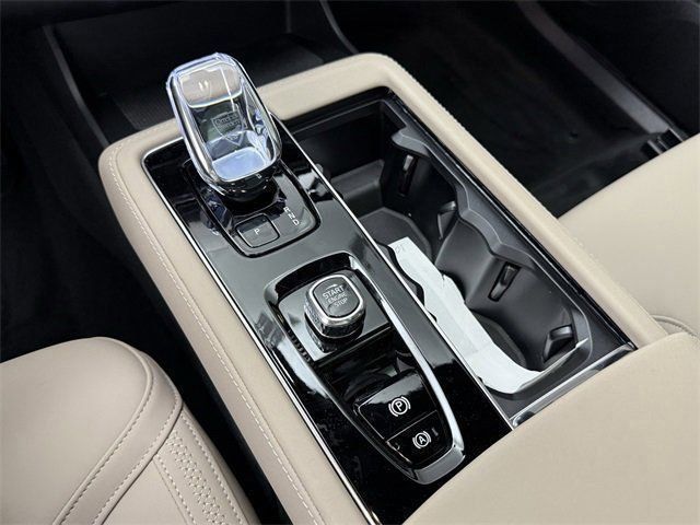 2026 Volvo XC90 Plus - Photo 22
