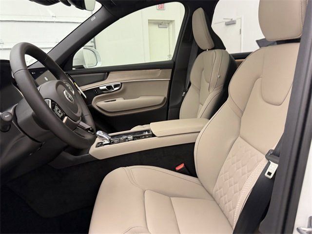 2026 Volvo XC90 Plus - Photo 13