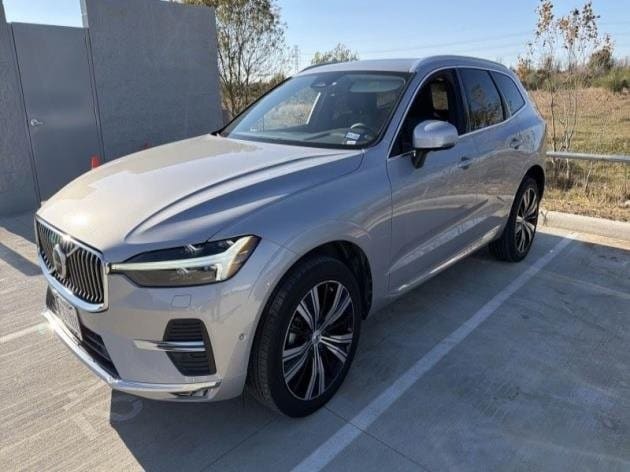 2023 Volvo XC60 Plus's photo