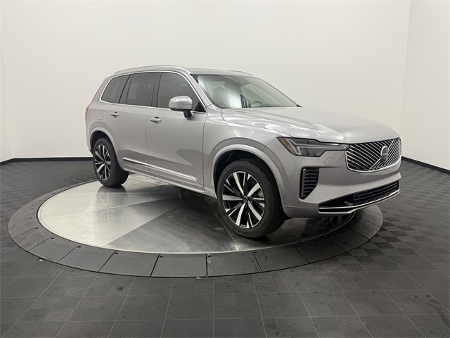 2026 Volvo XC90 Core's photo