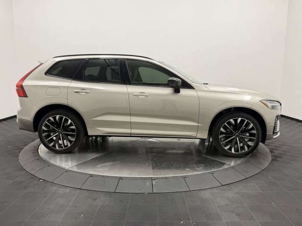 New 2026 Volvo XC60 B5 Ultra SUV