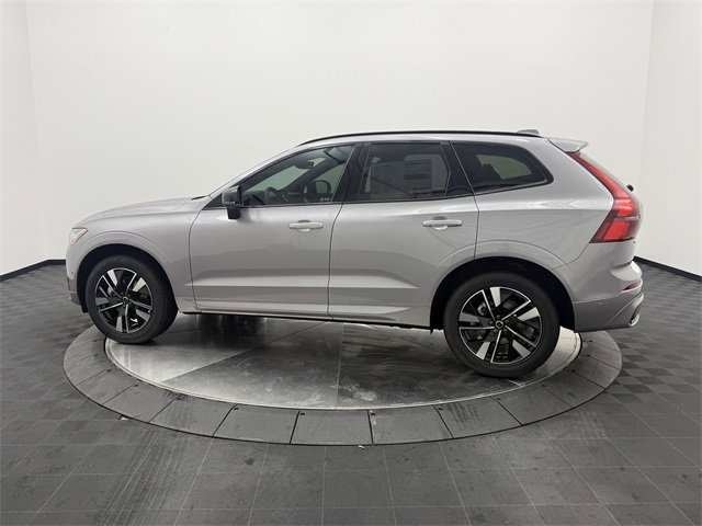 2026 Volvo XC60 B5 Plus photo 4