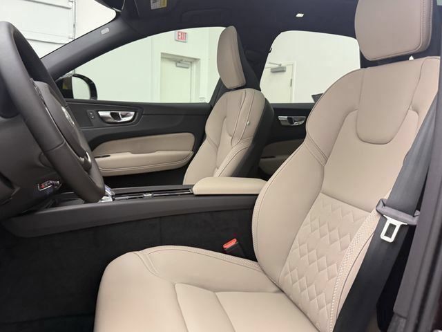 2026 Volvo XC60 Core - Photo 13