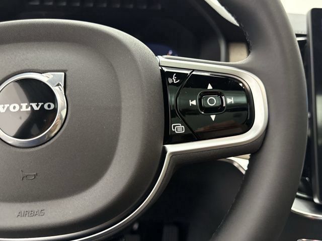2026 Volvo XC90 Plus - Photo 18