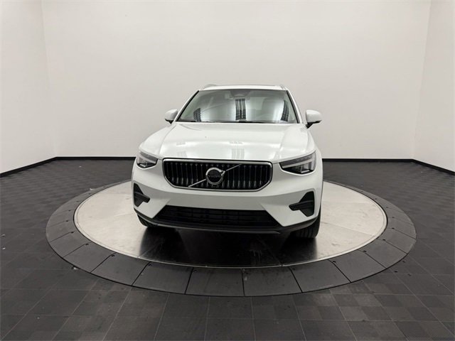 2025 Volvo XC40 Core photo 3