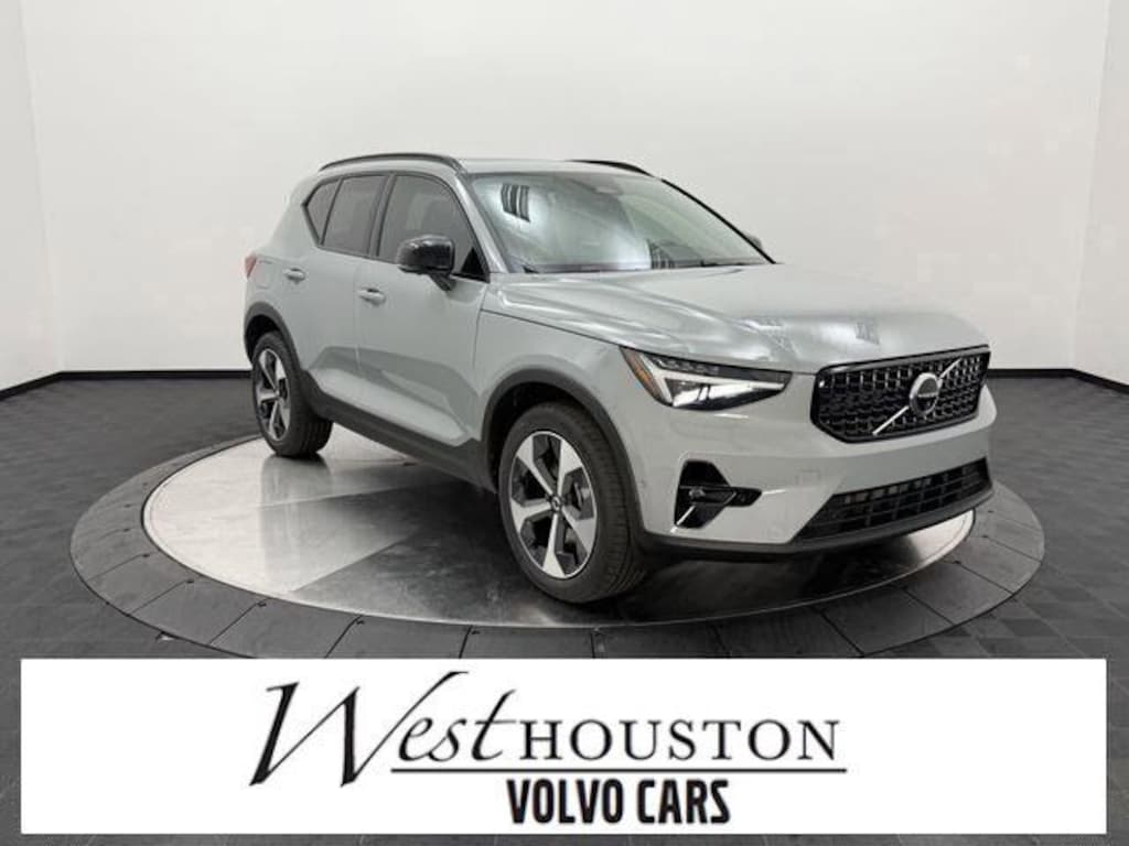 New 2026 Volvo XC40 B5 Plus SUV