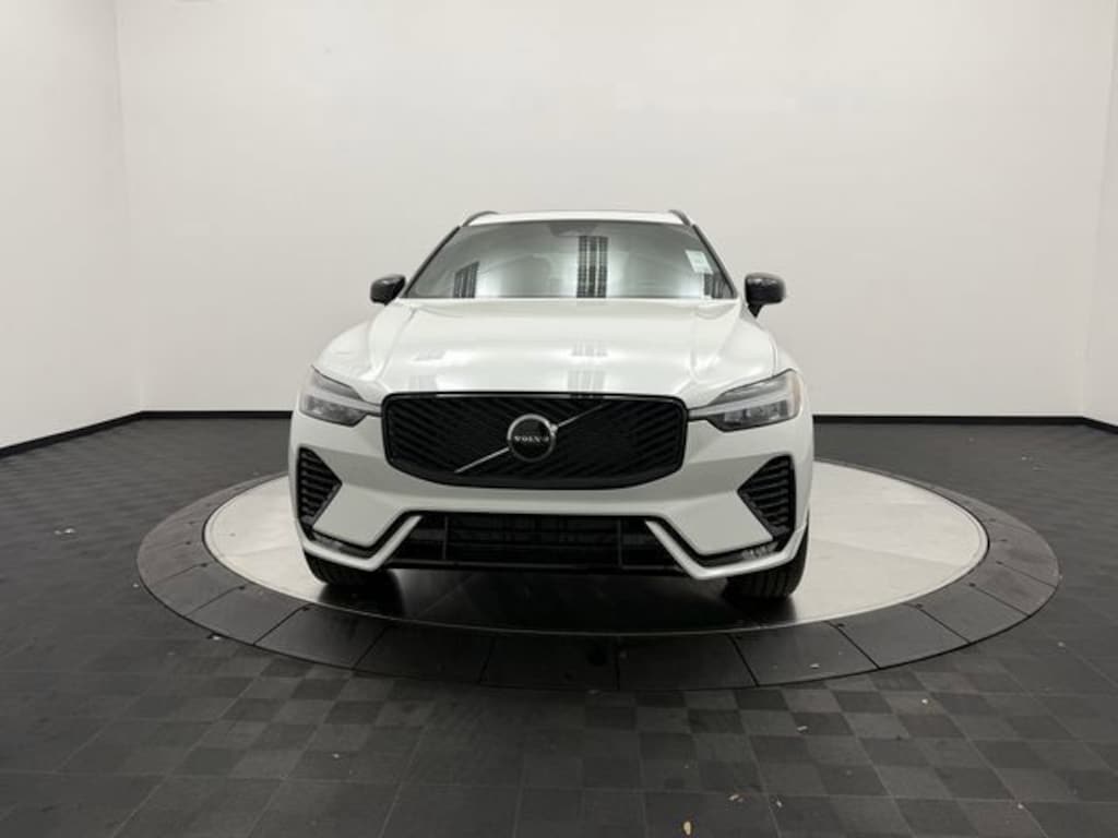 New 2026 Volvo XC60 B5 Core SUV