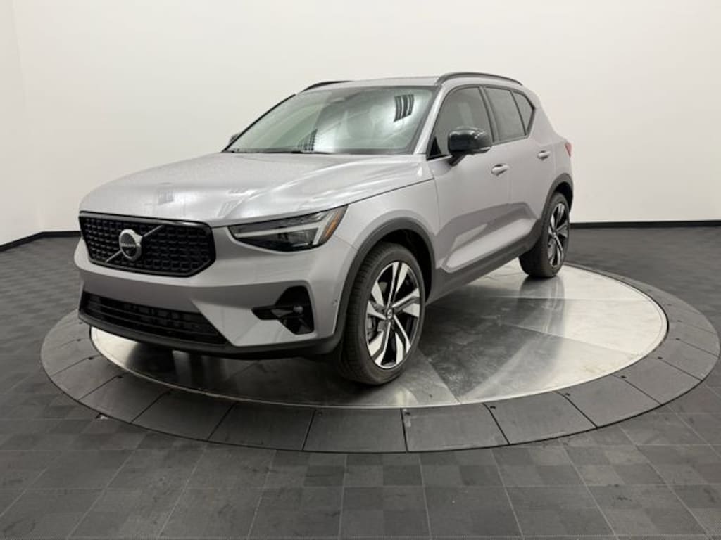 New 2026 Volvo XC40 B5 Ultra SUV