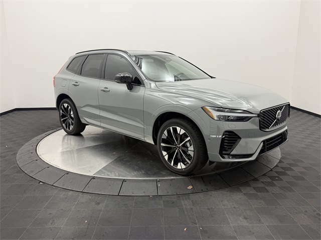 2026 Volvo XC60 Plus's photo