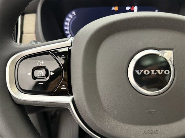 2026 Volvo XC90 Plus - Photo 17