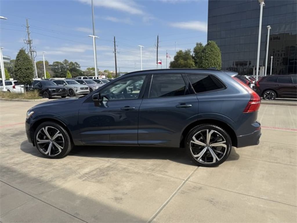 Certified 2023 Volvo XC60 B5 Ultimate Dark Theme SUV