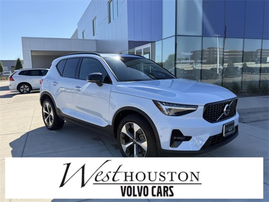 Certified 2025 Volvo XC40 B5 Plus Dark Theme SUV