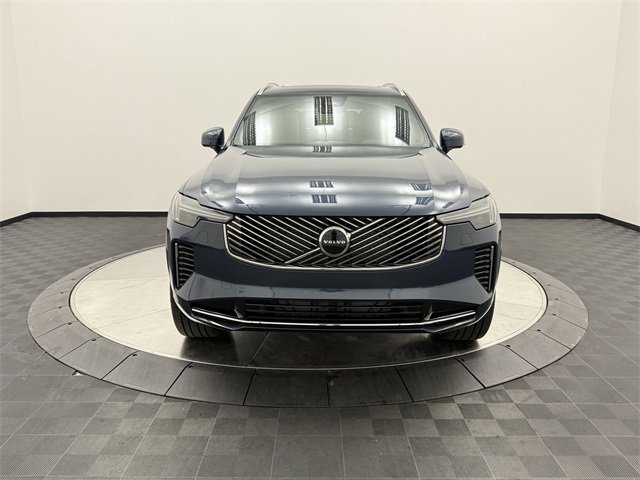 2026 Volvo XC90 B5 Core photo 2