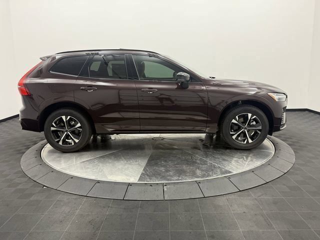 2026 Volvo XC60 Core - Photo 8