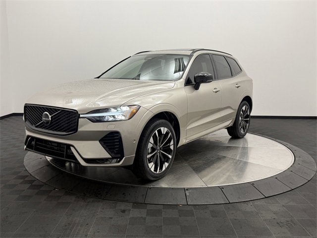 2026 Volvo XC60 B5 Plus photo 3