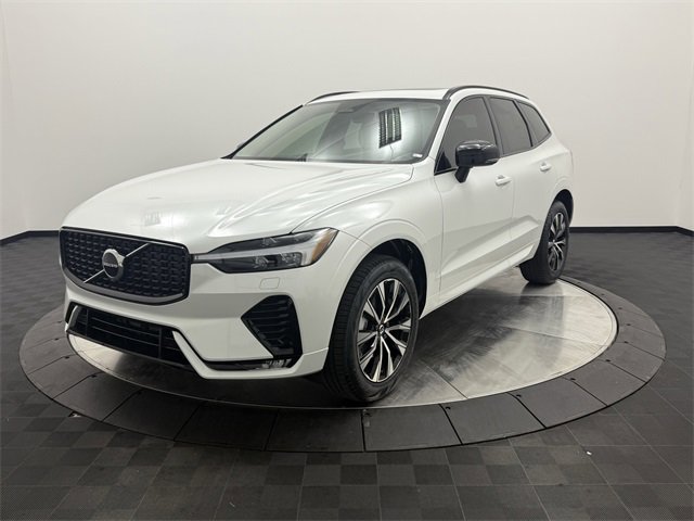 2025 Volvo XC60 B5 Core photo 3