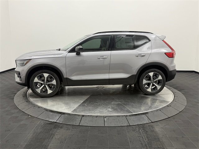 2026 Volvo XC40 Plus photo 4