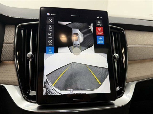 2026 Volvo XC90 Plus - Photo 21
