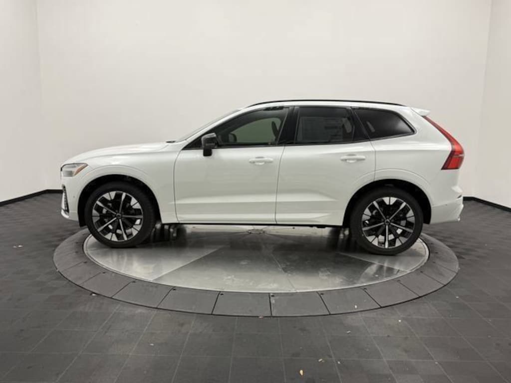 New 2026 Volvo XC60 B5 Plus SUV