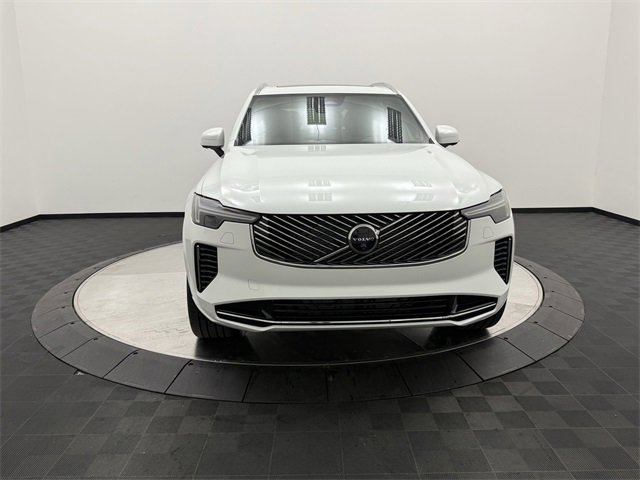 2026 Volvo XC90 Plus photo 2
