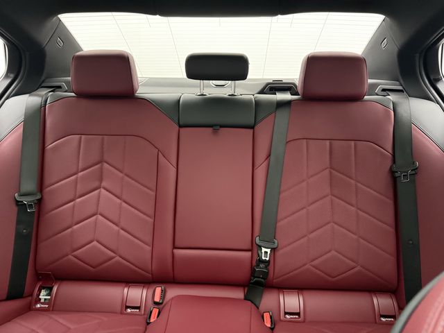 2025 BMW 5 Series 540i - Photo 27