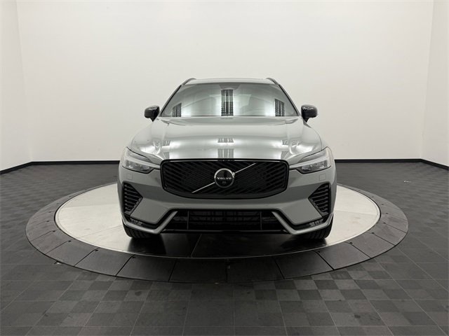 2026 Volvo XC60 B5 Plus photo 2