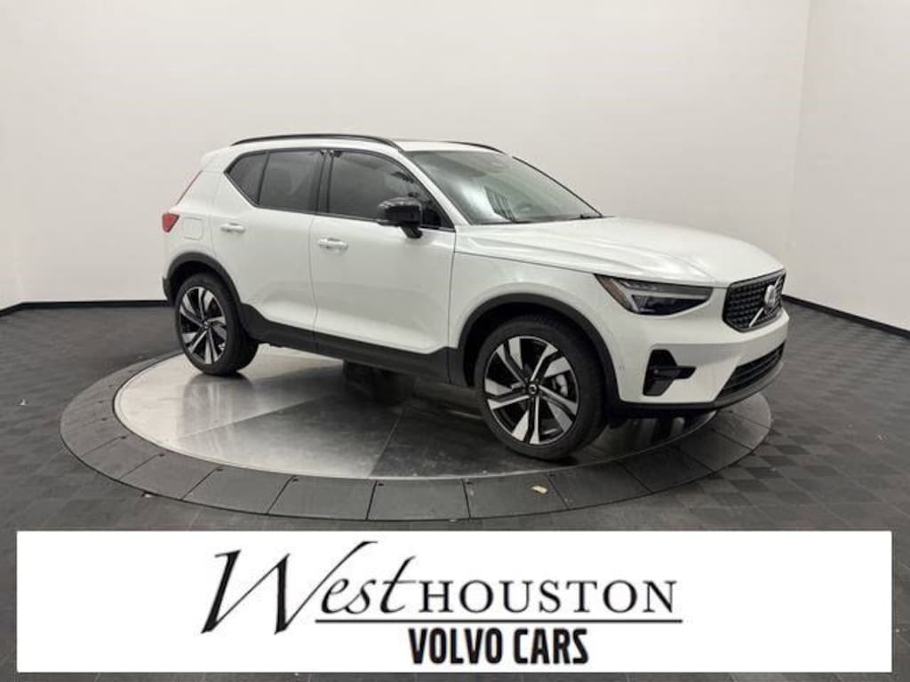 New 2026 Volvo XC40 B5 Ultra SUV