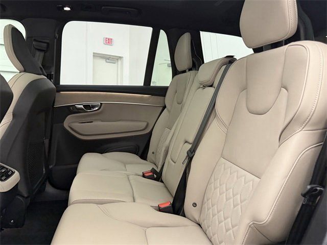 2026 Volvo XC90 Plus - Photo 27