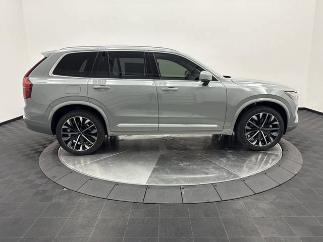 2026 Volvo XC90 Plus - Photo 9