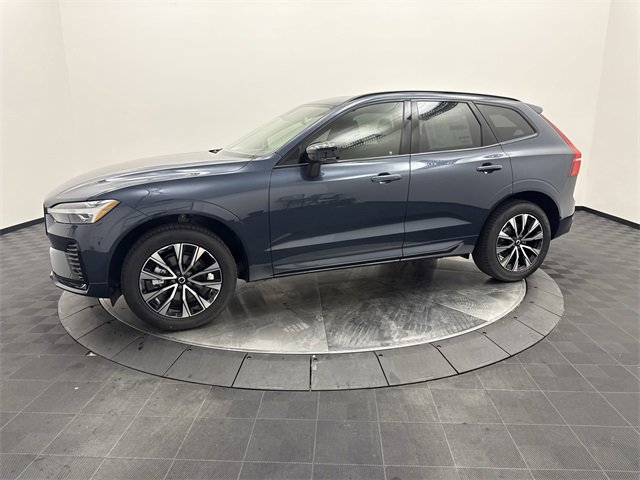 2025 Volvo XC60 B5 Core photo 3