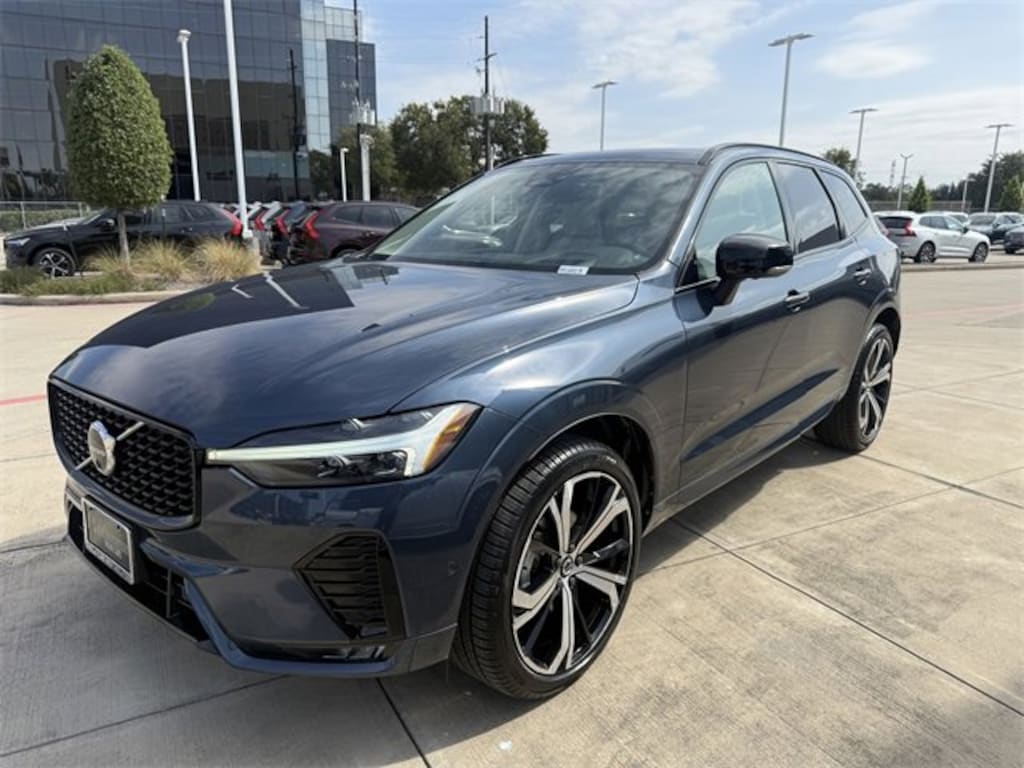 Certified 2023 Volvo XC60 B5 Ultimate Dark Theme SUV