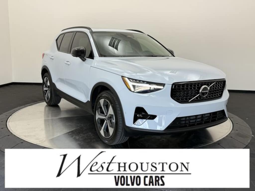 New 2026 Volvo XC40 B5 Plus SUV