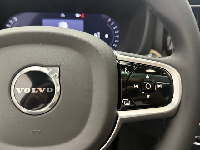 2026 Volvo XC60 Core - Photo 17
