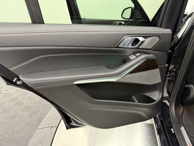 2025 BMW X7 40i - Photo 23