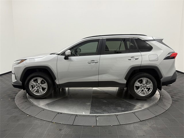 2023 Toyota RAV4 XLE photo 4