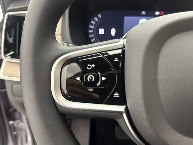 2026 Volvo XC90 Plus - Photo 17
