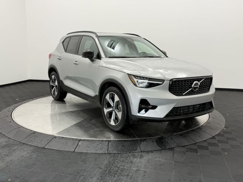 Certified 2023 Volvo XC40 B5 Plus Dark Theme SUV