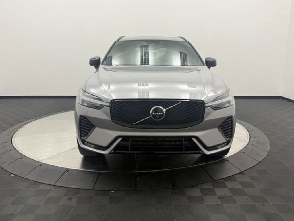 New 2026 Volvo XC60 B5 Plus SUV