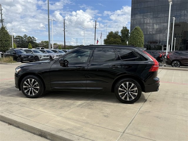 2023 Volvo XC60 B5 Plus photo 4