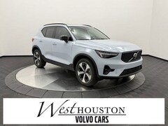 2026 Volvo XC40 B5 Plus SUV