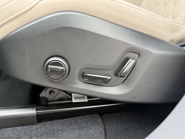 2026 Volvo XC90 Plus - Photo 24