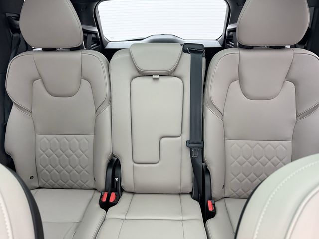 2026 Volvo XC90 Plus - Photo 23