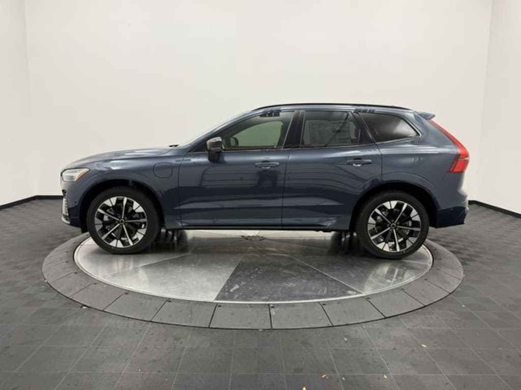 New 2026 Volvo XC60 plug-in hybrid T8 Plus SUV