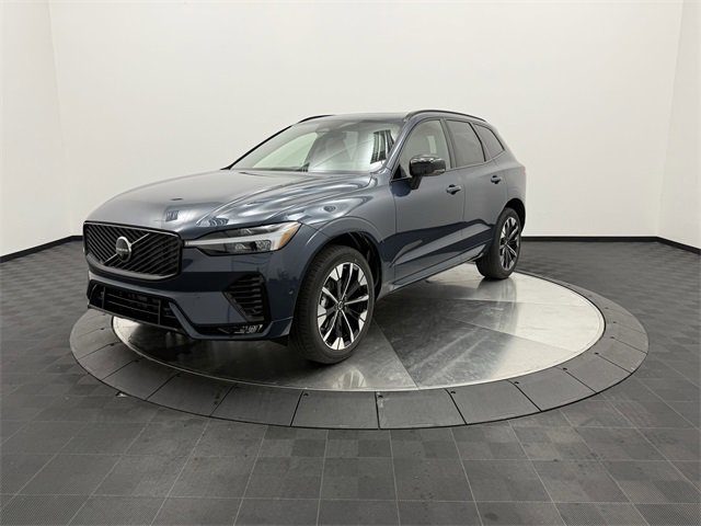 2026 Volvo XC40 B5 Plus photo 3