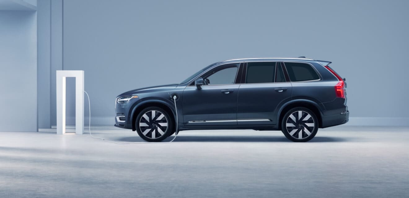 2024 Volvo XC90 Recharge An Elegant PlugIn Hybrid SUV