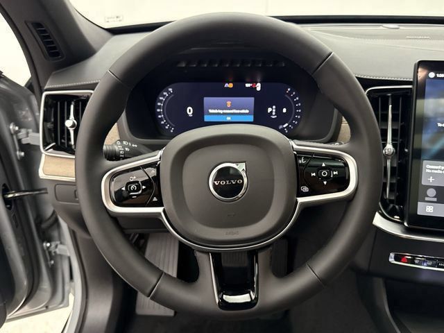 2026 Volvo XC90 Plus - Photo 16