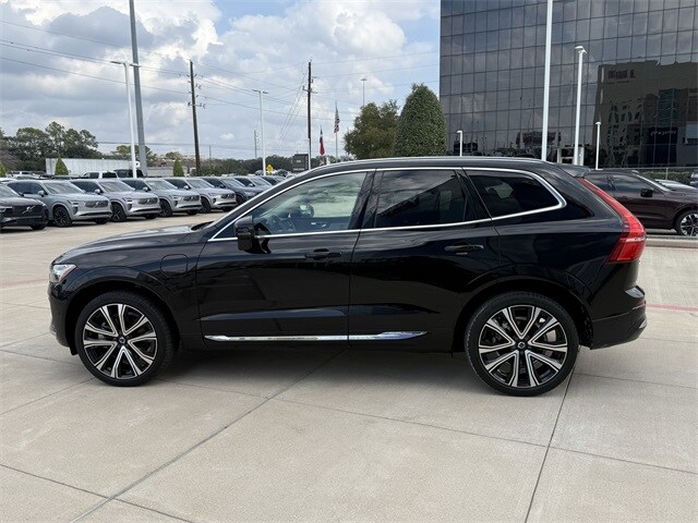 2023 Volvo XC60 Recharge Hybrid Ultimate T8 eAWD photo 4