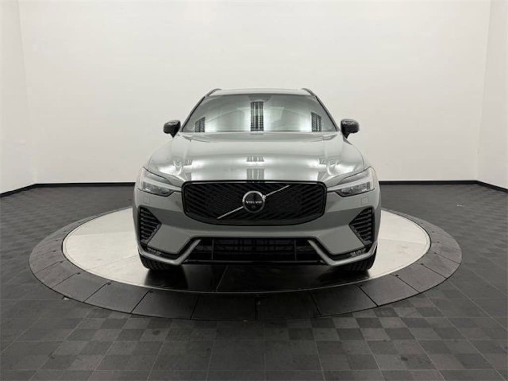 New 2026 Volvo XC60 B5 Plus SUV