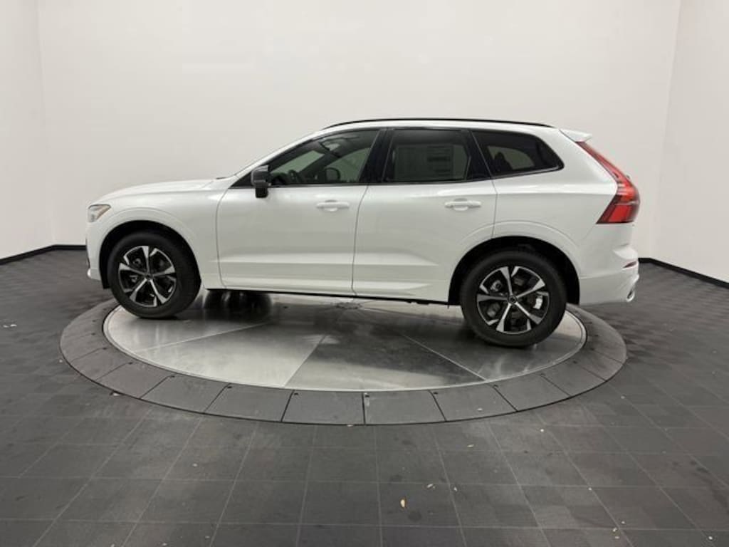 New 2026 Volvo XC60 B5 Core SUV