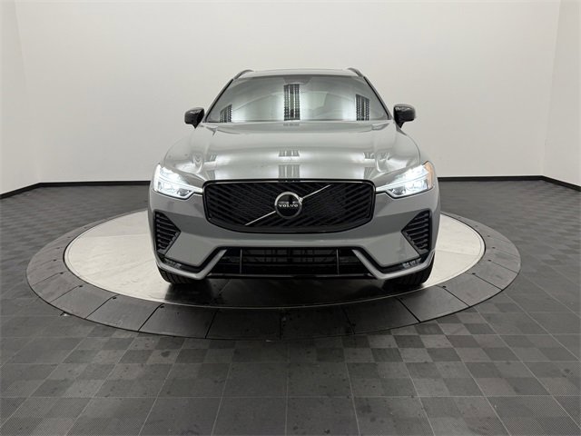 2026 Volvo XC60 B5 Core photo 2